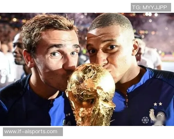 姆巴佩向法国队安保警官捐赠6万欧事件调查结束：后者未受处分